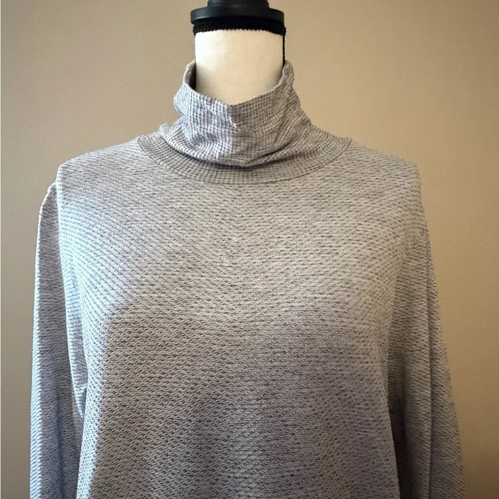 Athleta Light Gray Turtleneck sz xl euc - Picture 2 of 5